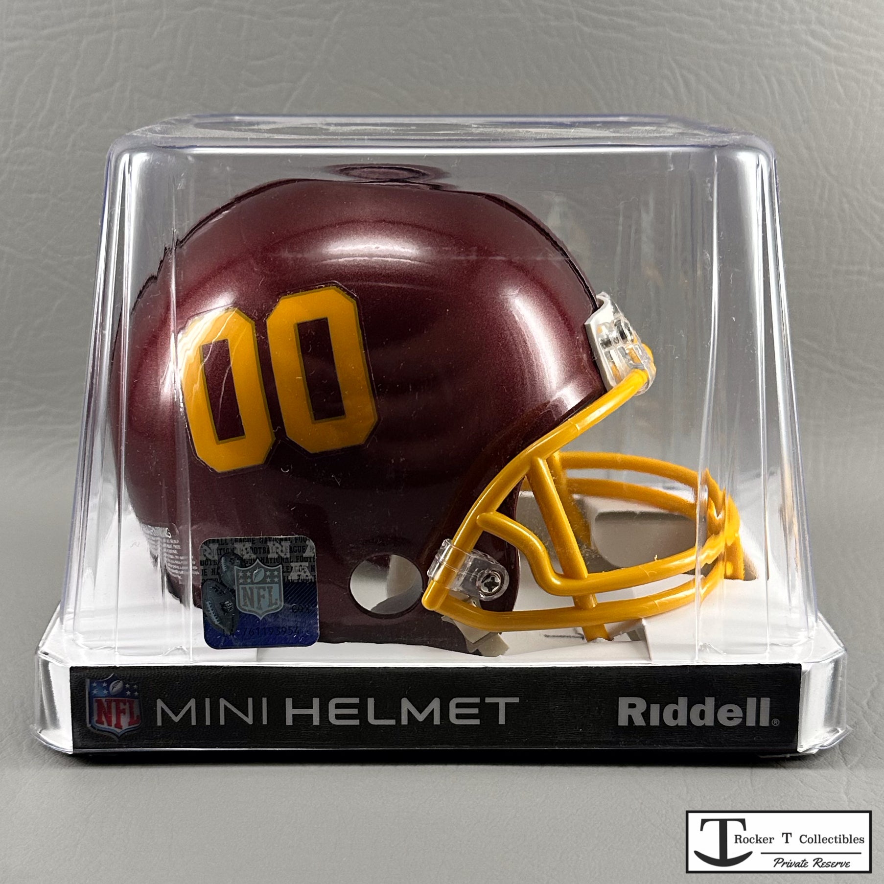 Riddell Washington Football Team 2020-2021 Throwback VSR4 Mini Helmet Riddell Washington Football Team 2020-2021 Throwback VSR4 Mini Helmet