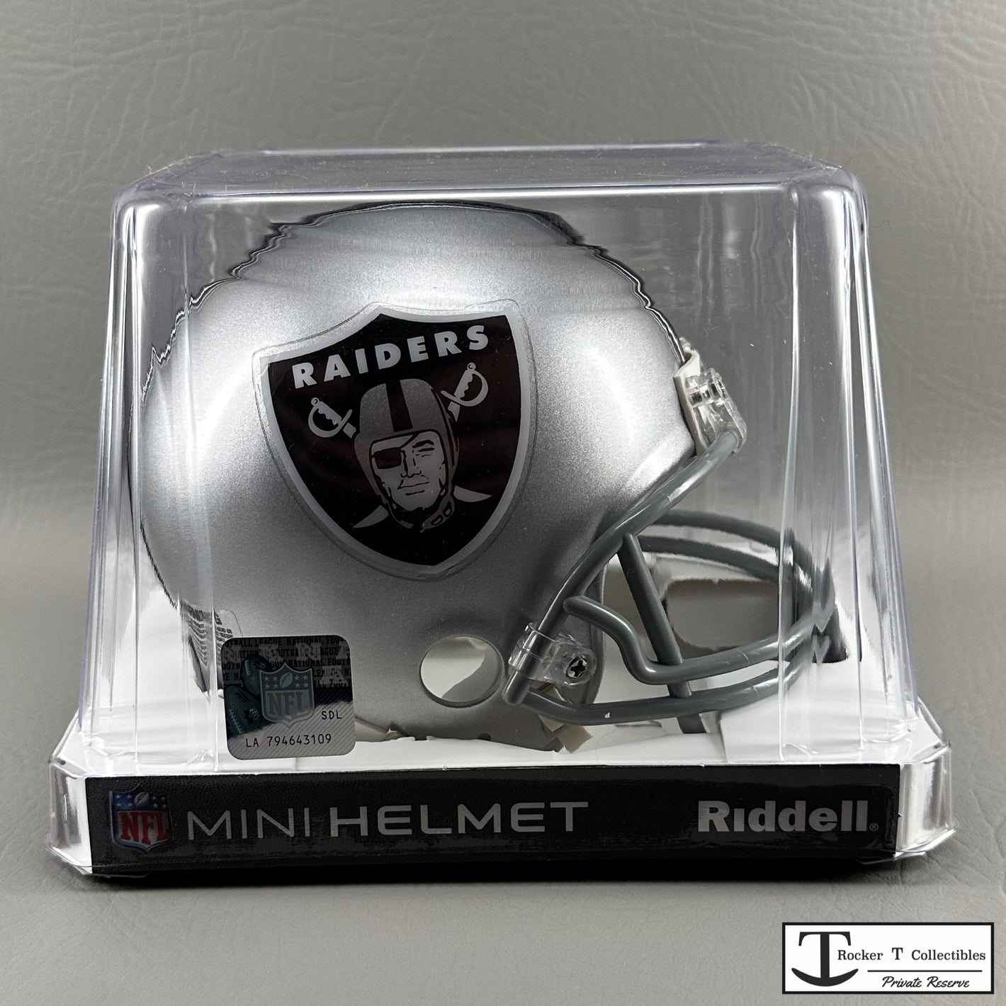 Riddell Las Vegas Raiders Throwback VSR4 Mini Helmet