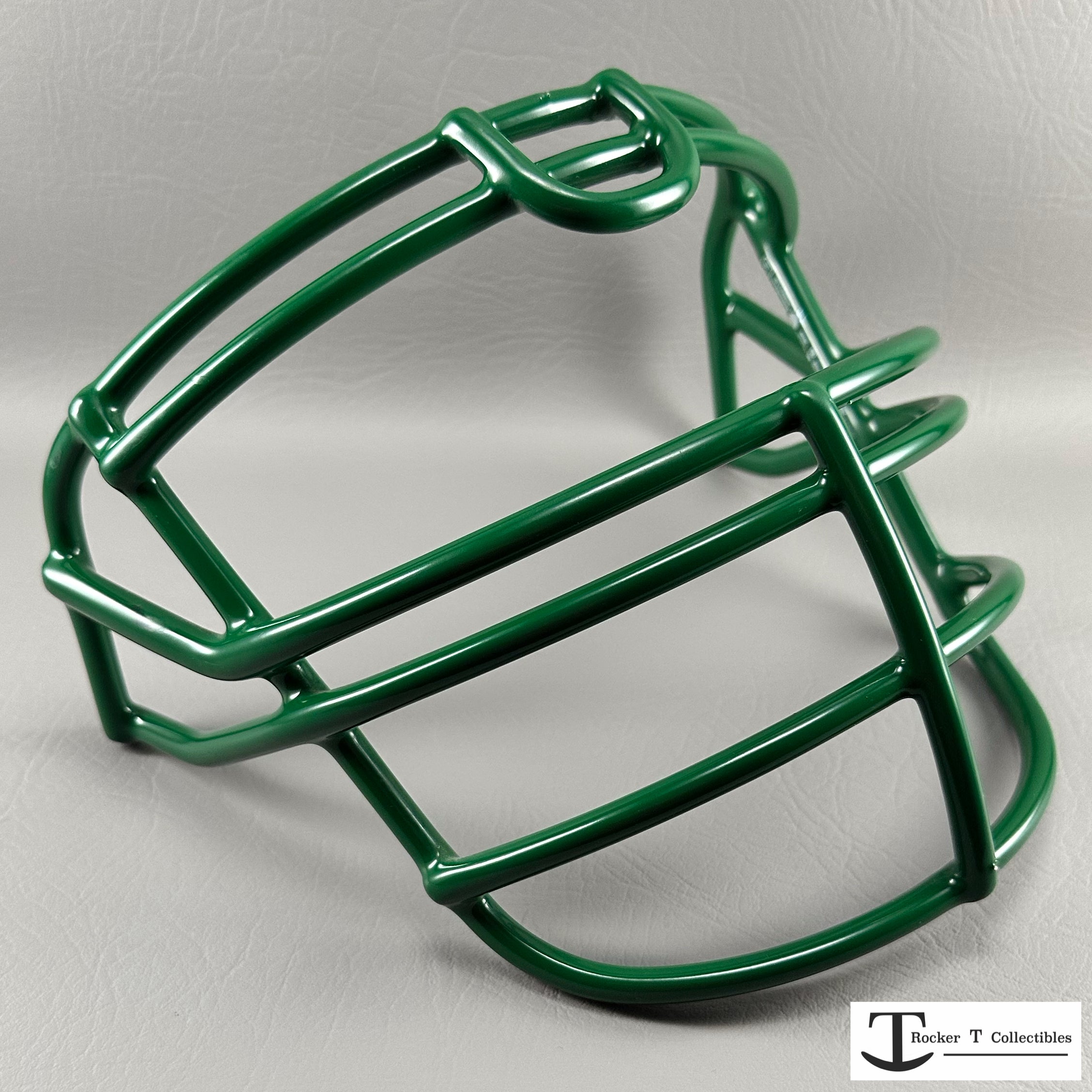 dark green football helmet Riddell SpeedFlex Helmet, In Stock in Europe The Riddell SpeedFlex football helmet is a step towards the future of football helmet technology Marshall Thundering Herd Flat Green